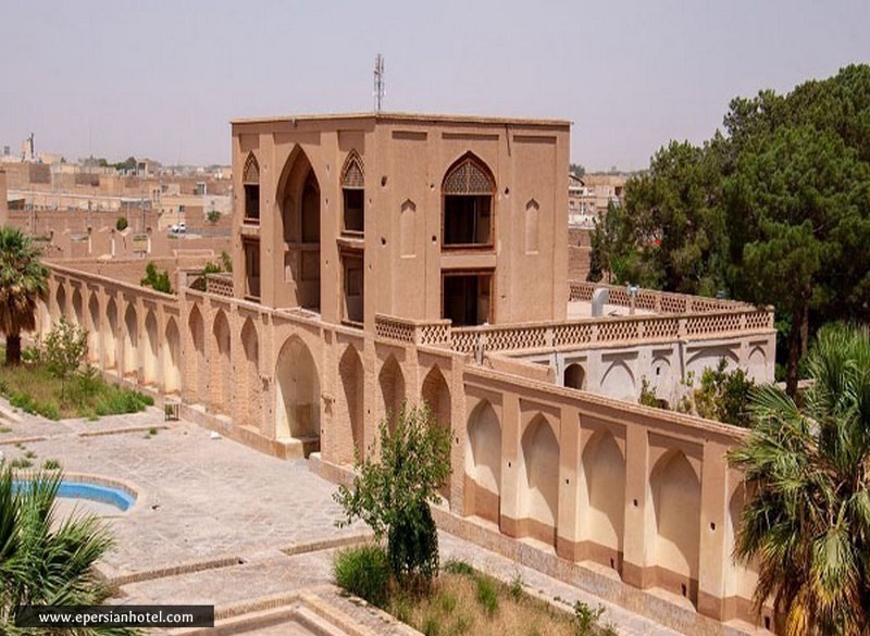 عمارت بهشت آیین باغ دولت آباد یزد